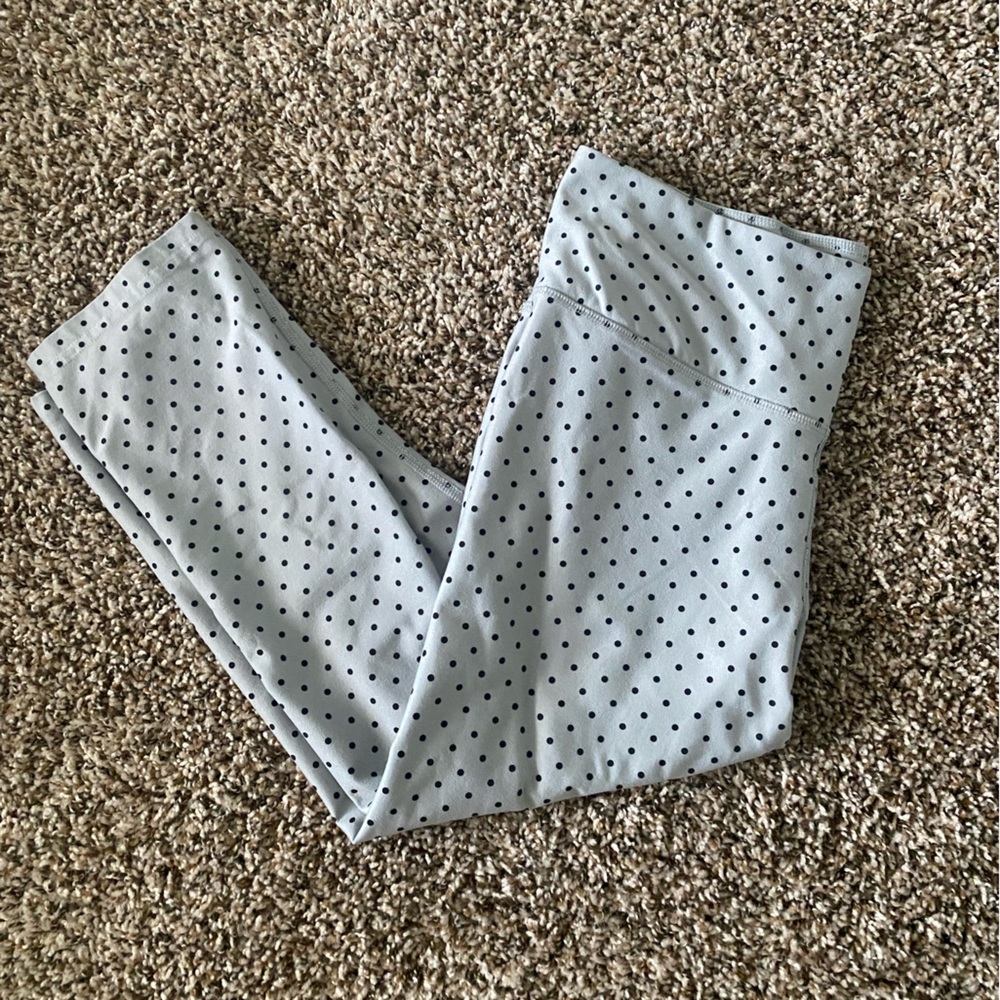 MEDIUM NIKE LEGGINGS